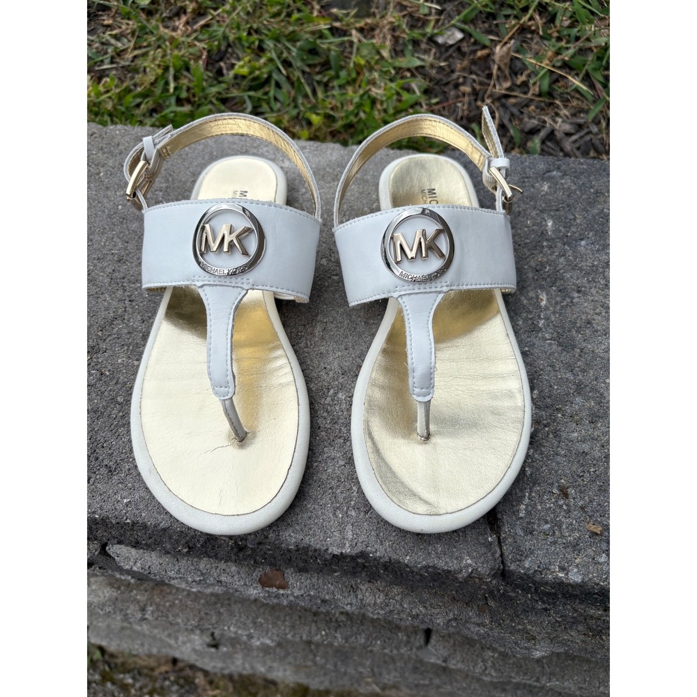 Michael Kors Kids Sydney Charm White Leather Thong Sandals Gold Logo MK100599C 2